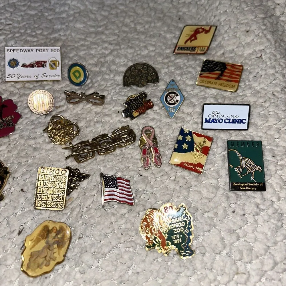 Vintage Pin Back & Enamel Pin Lot 80s-90s San Diego Zoo‎ World Series Masons C2